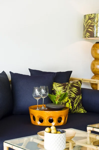 Área de estar do sofá de bambu contemporâneo — Fotografia de Stock