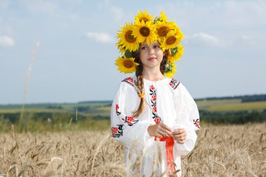 vintag Ulusal giysiler içinde güzel bir kız bir fotoğraf olduğunu