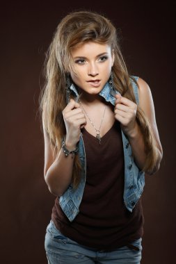 pinup, glamur tarzında güzel bir kız bir fotoğraf olduğunu