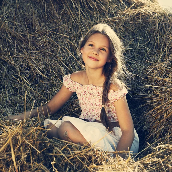 Egy kislány pró területén — Stock Fotó
