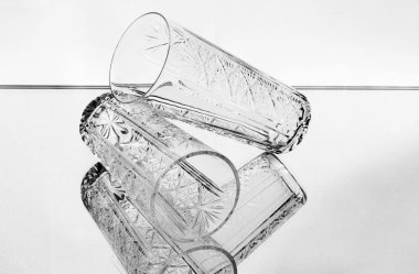 iki kristal kadehlerin aynaya