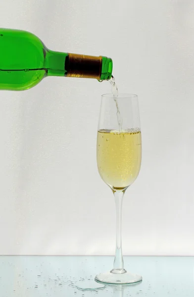 Wineglass заповнені з вином — стокове фото