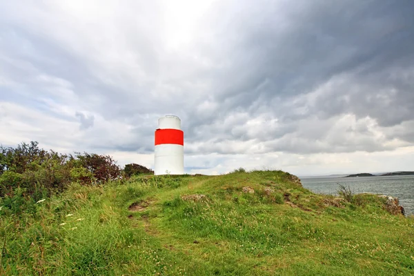 An old lighthouse at Silver Sands, Aberdour, Scotland — Stock Photo, Image
