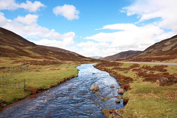Na drodze do szkockiego regionu highlands — Zdjęcie stockowe