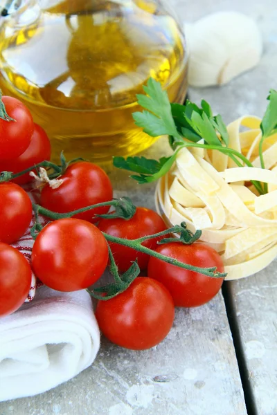 パスタ成分オリーブ オイル、トマト イタリア静物 — ストック写真
