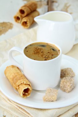 güçlü espresso kahve küçük beyaz fincan