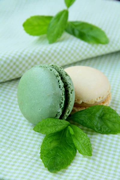 Macarons colorés dessert français traditionnel — Photo
