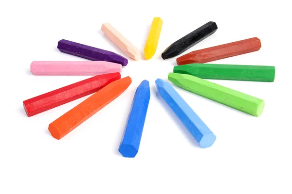 Кольорові воскові олівці на ізольованих — стокове фото