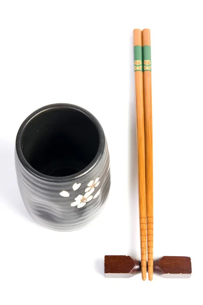 Hůlky a čajové misky - japonské kuchyňské nádobí — Stock fotografie