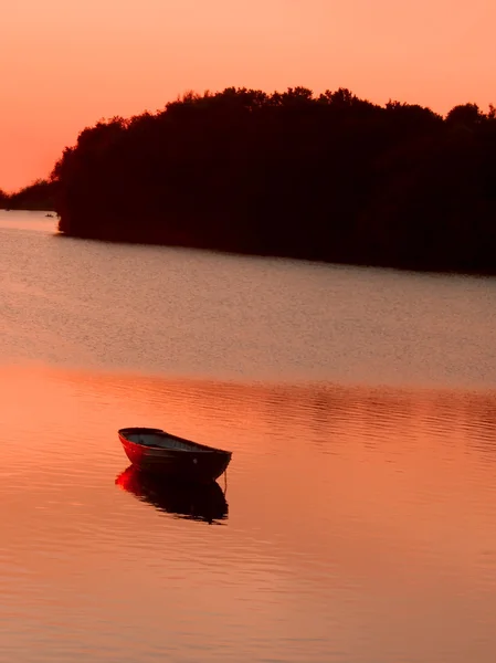 Річка після заходу сонця — стокове фото