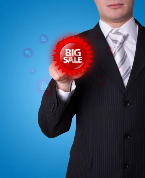 Άνθρωπος πιέζοντας κουμπί μεγάλη πώληση — Φωτογραφία Αρχείου