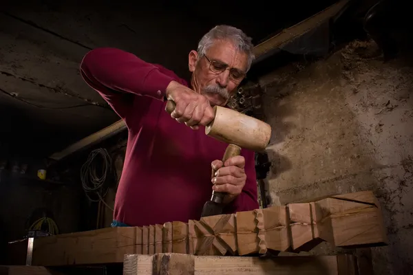 5 atölye çalışmalarında woodcarver — Stok fotoğraf