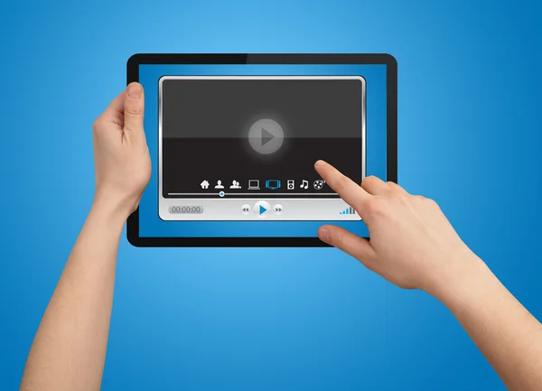 Eine männliche Hand hält einen Touchpad-Media-Player — Stockfoto