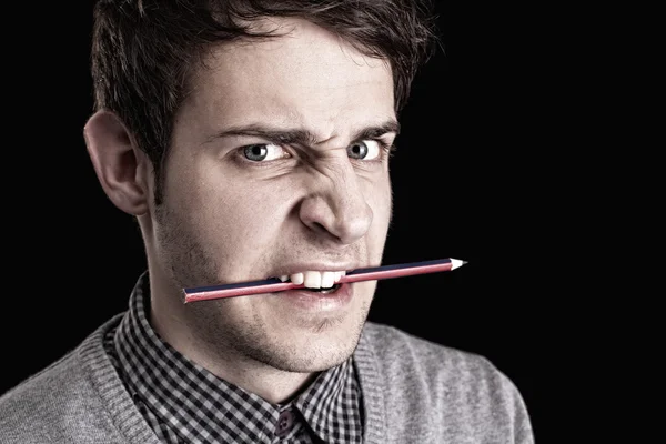 Retrato de un joven con lápiz — Foto de Stock