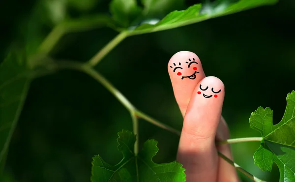 Finger smileys i naturen. — Stockfoto