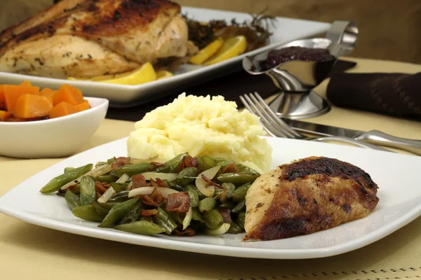 Ouderwetse thanksgiving Turkije borst diner — Stockfoto