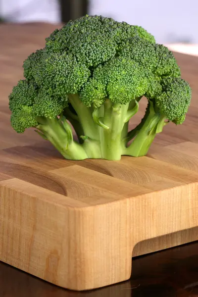 Organic fresh broccoli — Stock Photo, Image