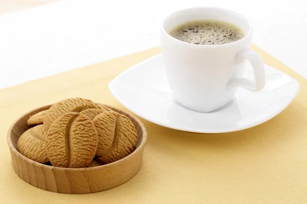 Lezzetli kahve shortbreads ve sıcak kahve — Stok fotoğraf