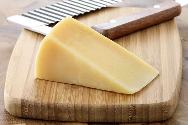 Сыр Пармезан — стоковое фото