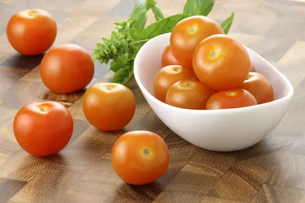 Свіжих органічних помідорів — стокове фото