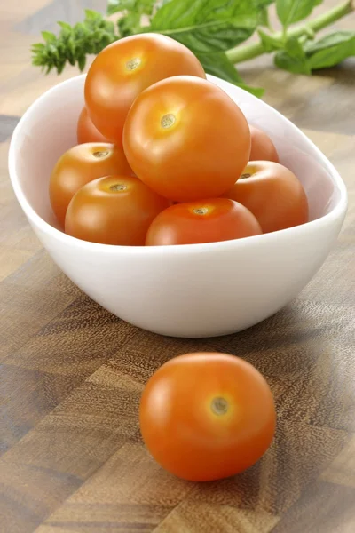 ताजे सेंद्रीय टोमॅटो — स्टॉक फोटो, इमेज