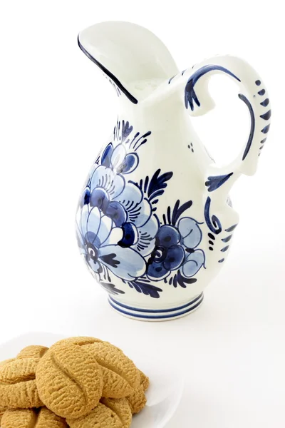 Sklenice mléka starožitný delft blue — Stock fotografie