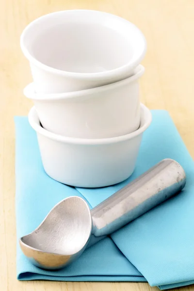 아이스크림 컵, 부동 액 특 종 — 스톡 사진