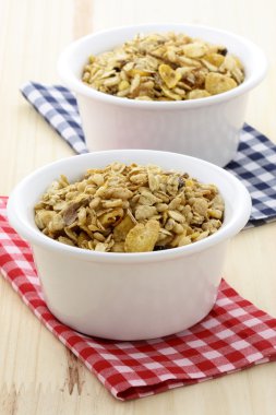 lezzetli ve sağlıklı granola