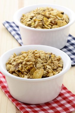 lezzetli ve sağlıklı granola