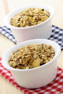 lezzetli ve sağlıklı granola