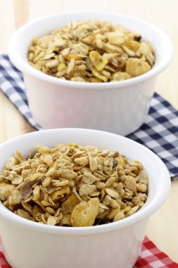 lezzetli ve sağlıklı granola