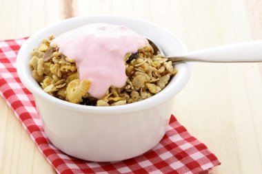 lezzetli ve sağlıklı granola