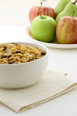 sağlıklı granola ve taze meyve