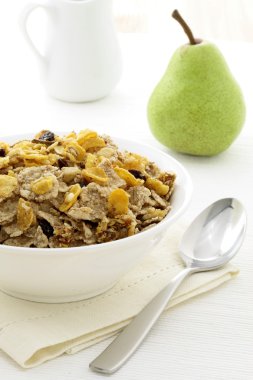 sağlıklı granola ve taze armut