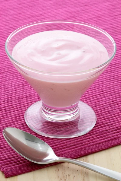 Ízletes friss joghurt — Stock Fotó