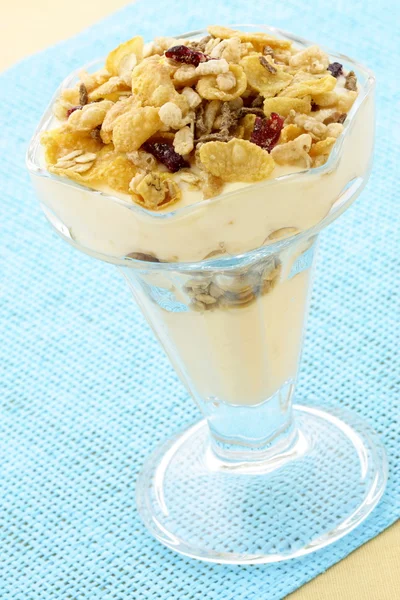 Healthy and delicious parfait — Stock Photo, Image