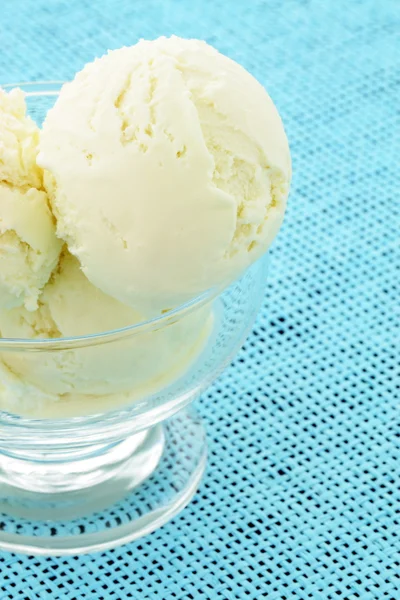 Délicieuse crème glacée vanille — Photo