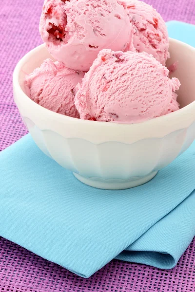 Παγωτό νόστιμα μικτή μούρα — Φωτογραφία Αρχείου