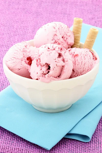 맛 있는 딸기 아이스크림 — 스톡 사진