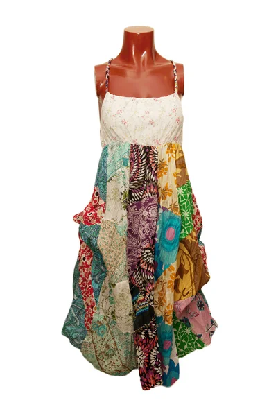 Stijlvolle jurk op etalagepop geïsoleerd — Stockfoto