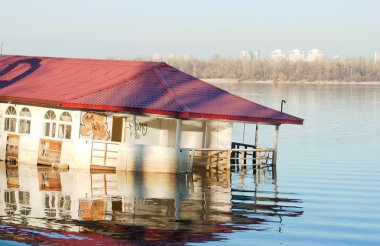 Yangından sonra Restoran battı