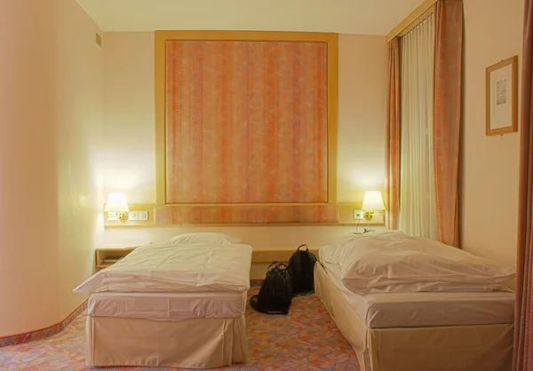 Camera da letto dell'hotel interno — Foto Stock