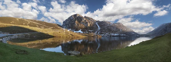 stock image Lake Enol panoramic