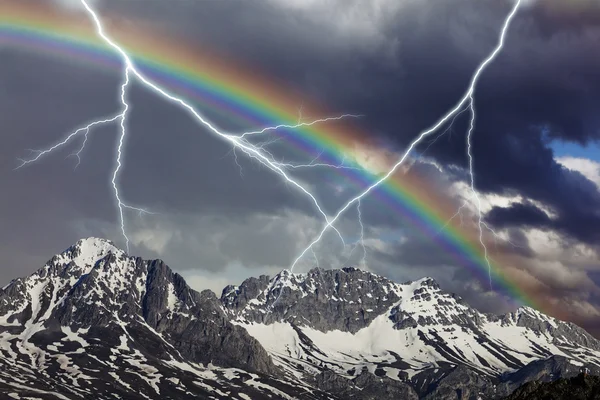 Onweer regenboog — Stockfoto