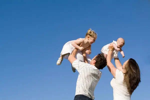 Famiglia felice, genitori e figli — Foto Stock