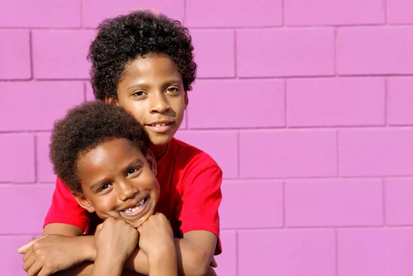 Roztomilý černý americký či afrických sestup děti — Stock fotografie