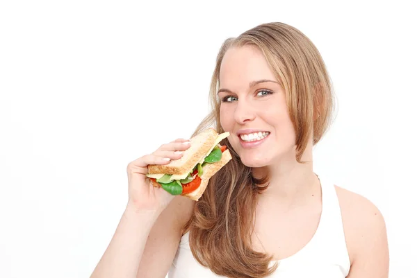 Dieta saludable, mujer comiendo sándwich de ensalada — Foto de Stock