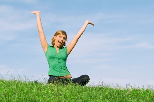Szczęśliwy zdrowy kobieta młody na zewnątrz w lecie — Zdjęcie stockowe