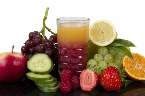 Frutas y zumo de pepino —  Fotos de Stock