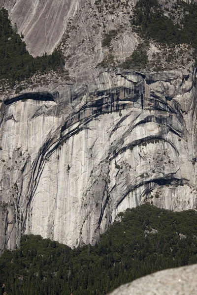 Yosemite paredes de roca senderismo sierra vacaciones valle pintoresco roca na — Foto de Stock